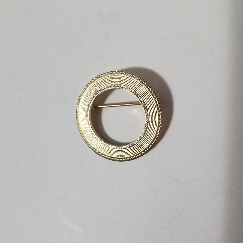 Vintage Textured Gold-Plated "Circle of Life" Neckline Brooch